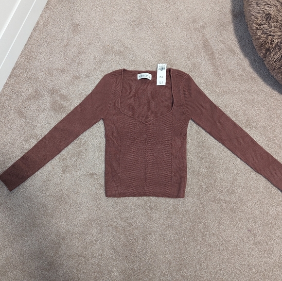 Abercrombie sweetheart neck sweater - Picture 2 of 6